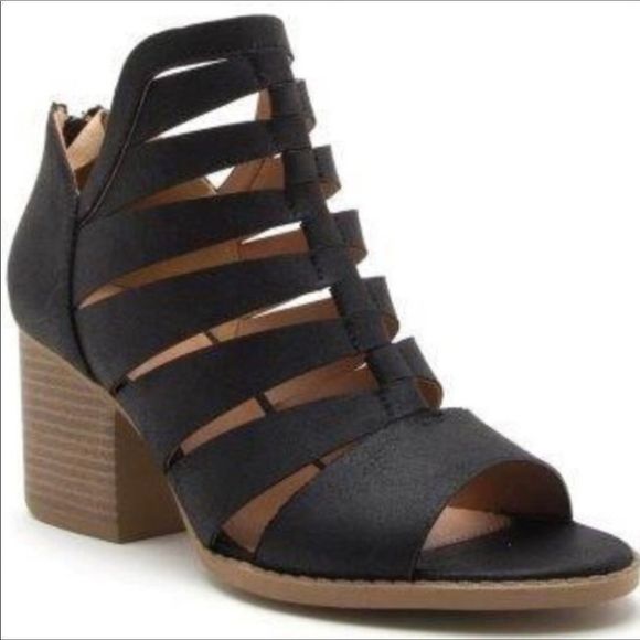 Black Laser Cut Chunky Heel - Picture 1 of 3